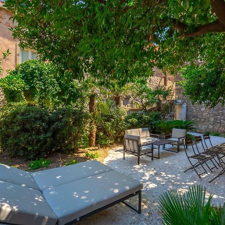 Villa Old Town House With Floor Heating & Lush Private Garden Dubrovnik Exterior foto